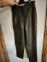 Маслено зелен кожен панталон , снимка 3