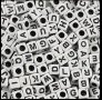 100 бр черно бели Акрилни букви на латиница - квадратни мъниста латиница английски, снимка 1 - Други - 39939960
