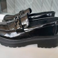 Дамски лачени обувки , снимка 4 - Дамски ежедневни обувки - 42765121