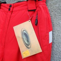 Продавам нов дамски червен качествен скиорски панталон Oakley размер L: талия в см: 73/81, ханш 113,, снимка 3 - Зимни спортове - 30698885