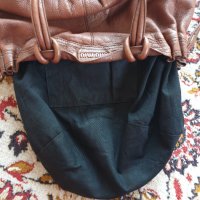 Miu Miu кожена чанта, снимка 8 - Чанти - 40361750