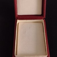 Оригинална кутия от соца за ордени,медали, значки за колекция декорация 28116, снимка 5 - Антикварни и старинни предмети - 37072279