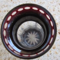 Малка Кристална ваза ,червен кристал, снимка 3 - Декорация за дома - 36948237