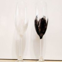 Сватбени чаши бяло и черно, снимка 2 - Сватбени аксесоари - 42823297