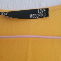 Топ на Moschino, снимка 2 - Потници - 42232555