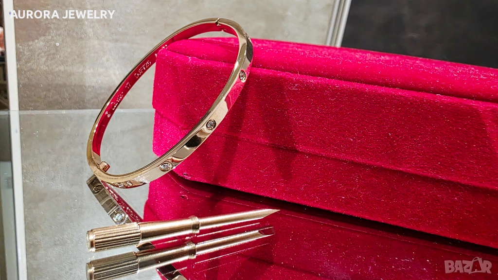 CARTIER Love Rose Gold 10 Diamonds Small Model Гривна с Отверка, снимка 1