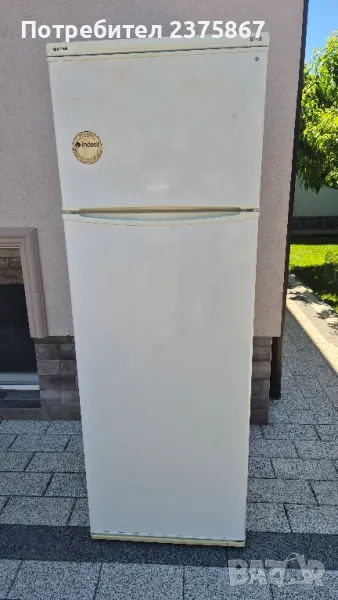 Хладилник с камера Indesit, снимка 1