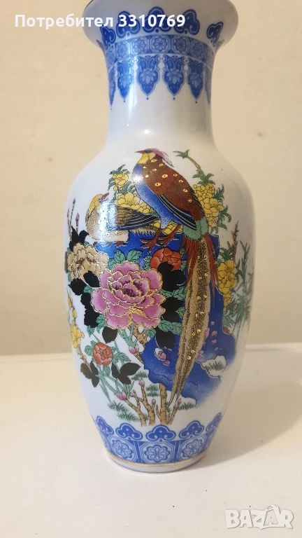 Красиви вази с бял порцелан., снимка 1