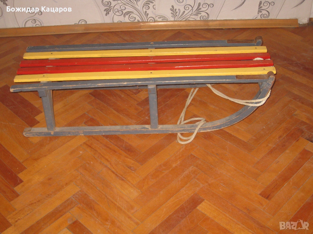 Стара дървена шейна. Цена - 17евро. Пращам по Еконт. За София, може и лично да я вземете., снимка 1