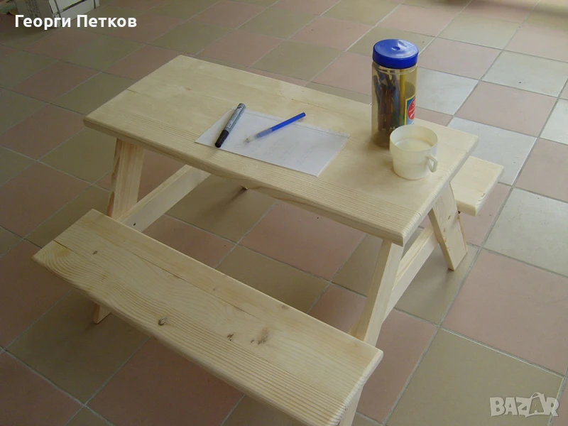 Детска учебна масичка с пейки -85х80х50см., снимка 1