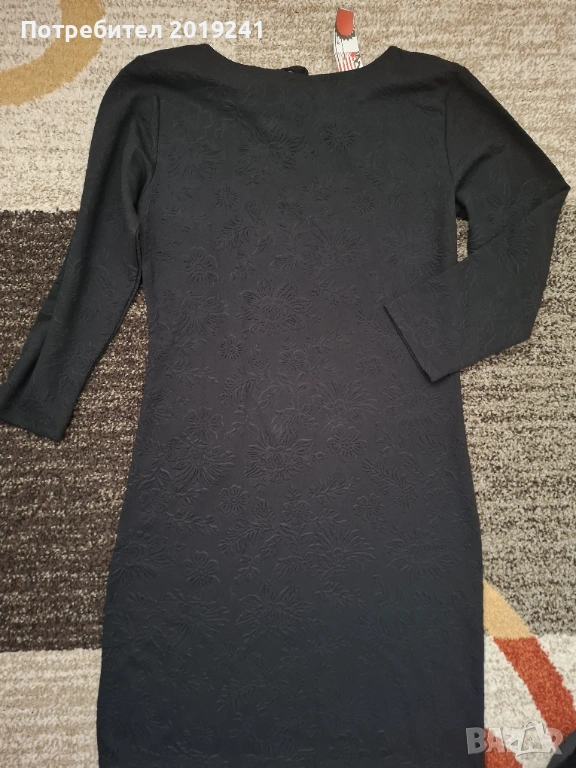 Черна рокля с гравирани цветя, снимка 1
