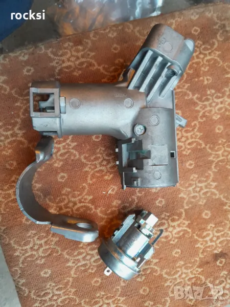 Контактен ключ ,патрон и заготовка за ключа и секрети за патрон за Форд Конект 2014–2019 , снимка 1