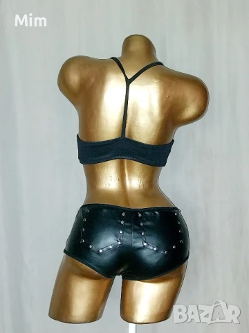 S Черни кожени къси панталони с капси и кожено бюстие , снимка 2 - Къси панталони и бермуди - 51069600
