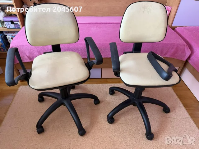 Продавам 2бр ученически столове за бюро