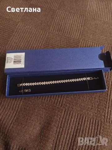 Нова гривна Swarovski , снимка 4 - Гривни - 53933215