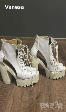 Бели токчета на пратформа, снимка 2 - Дамски обувки на ток - 53382339
