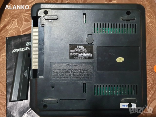 Оригинална Sega Mega Drive 2 Japan MK-1631-07 Пълен комплект, снимка 4 - Други игри и конзоли - 52921826