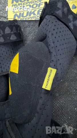 Наколенки Nukeproof, снимка 4 - Спортна екипировка - 56450876