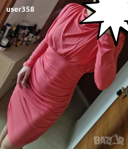 Елегантна рокля с дълъг ръкав и гол гръб