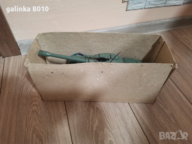 Стар Руски управляващ се танк, снимка 7 - Антикварни и старинни предмети - 53126118