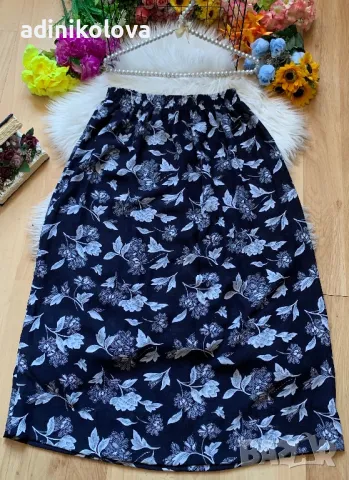 Тъмно синя миди пола на цветя, снимка 1