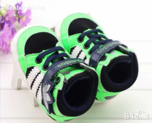 Бебешки обувки / маратонки Adidas, снимка 2 - Бебешки обувки - 53035317