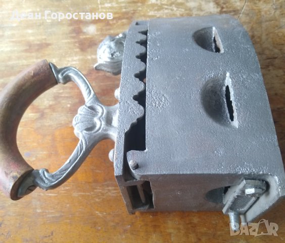 Стара ютия на въглища, снимка 7 - Антикварни и старинни предмети - 42536021