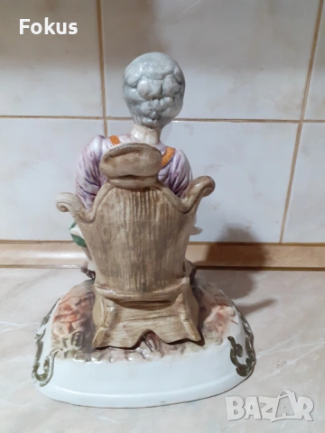 Страхотна красива статуетка на обущар с маркировка, снимка 3 - Антикварни и старинни предмети - 53356357