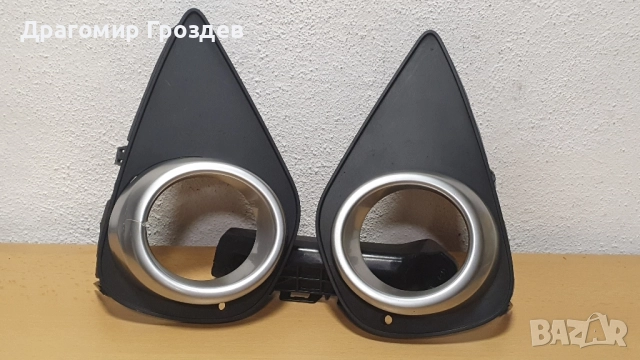 Дясна решетка около халогена за Toyota Yaris Hibrid / Тойота Ярис (2014-2017)