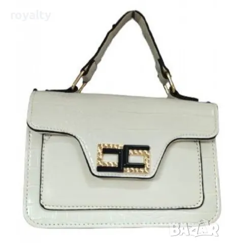 Дизайнерска бяла дамска чанта с модерно закопчаване, снимка 5 - Чанти - 49002321