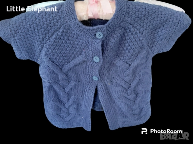 Къса тъмно синя жилетка плътна за мом на 2-3 год с копченца,Англия/нова