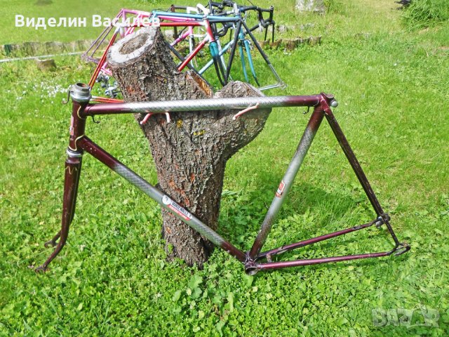 Ретро шосейна рамка, снимка 2 - Части за велосипеди - 36687599