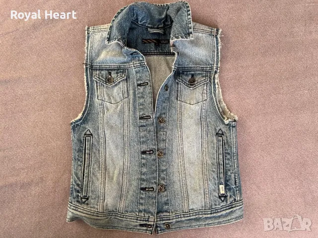 Нов! Дамски дънков елек Vans | S, снимка 2 - Елеци - 49225344