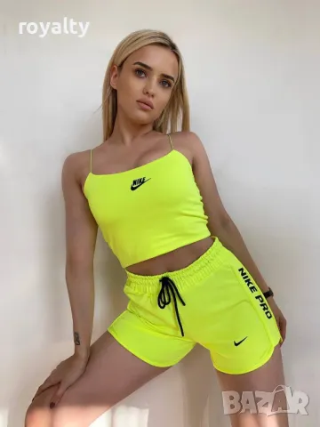 Nike неонов дамски спортен комплект 