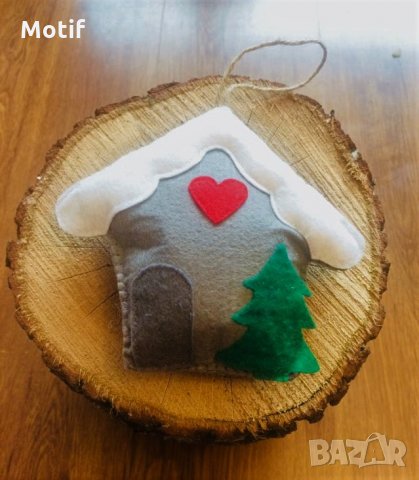 Коледна декорация къщичка  / Коледна играчка за елха от филц ръчна изработка 