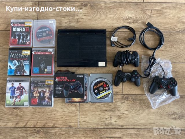 PS3 Super Slim 500gb с 7бр игри и три джойстика