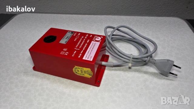 Трансформатор - преубразовател за напрежение Leybold Germany от 220v  на  3,6,9,12v, снимка 3 - Друга електроника - 53950643