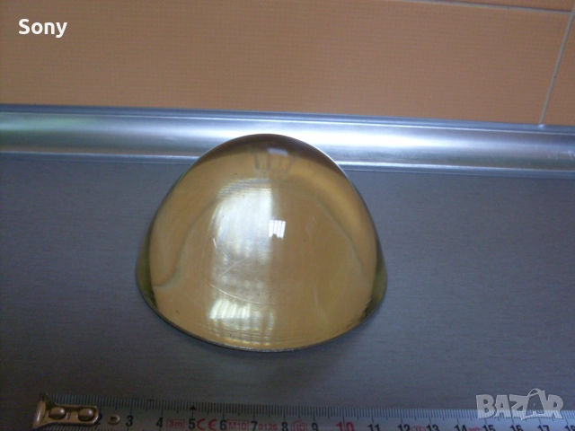 Стара стъклена лупа.