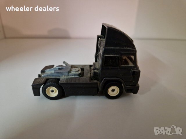 Метална количка Siku Iveco Turbo Zugmaschine в мащаб 1:50, снимка 5 - Колекции - 39000221