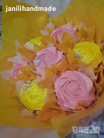 Букет от маслени кексчета, снимка 4 - Подаръци за жени - 52685386