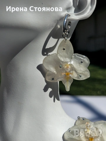 Ръчно изработени обеци с цвят на орхидея, запечатани в епоксидна смола , снимка 2 - Обеци - 54242202