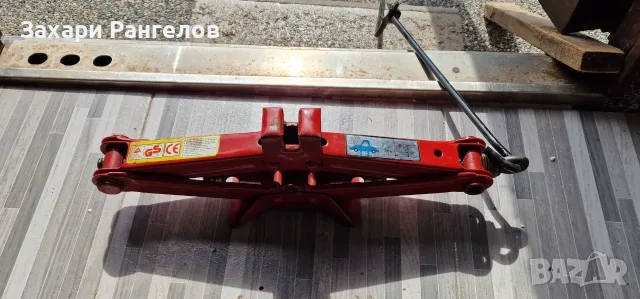 🚗 Работещ автомобилен ножичен крик 1,5 тона с манивела, снимка 2 - Аксесоари и консумативи - 56259445