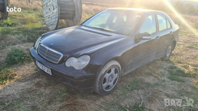 Mercedes-Benz C 220, снимка 2 - Автомобили и джипове - 56367261