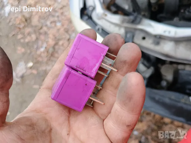 Реле SIEMENS V23136-J4-X24 -- GM 90494959 - 2броя Реле на горивната помпа и система за впръскване , снимка 2 - Части - 49257395