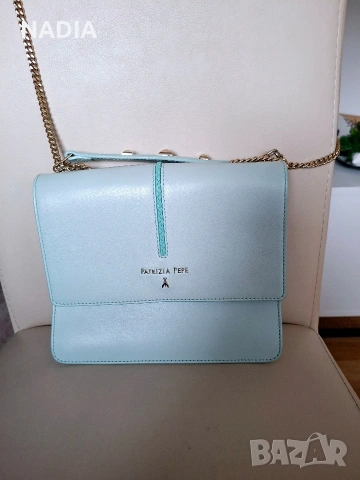 Светло синя чанта на Patrizia pepe