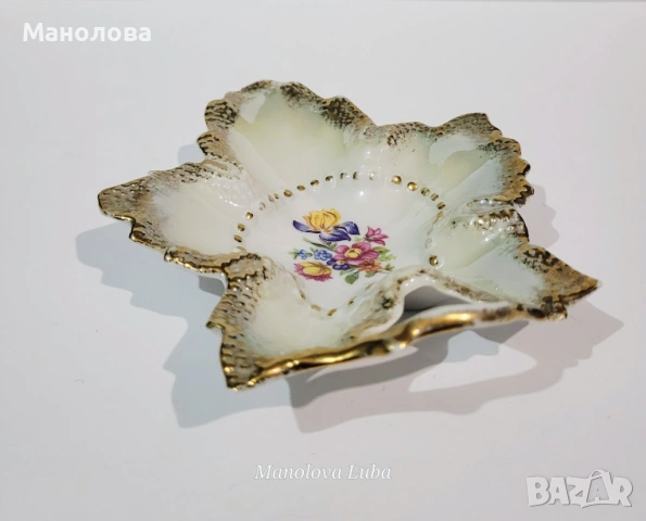 Баварска чинийка за дреболии (trinket dish)  във формата на листо, снимка 2 - Други ценни предмети - 54249032