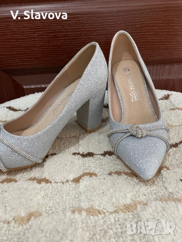 Обувки с ток, снимка 3 - Дамски обувки на ток - 52445937