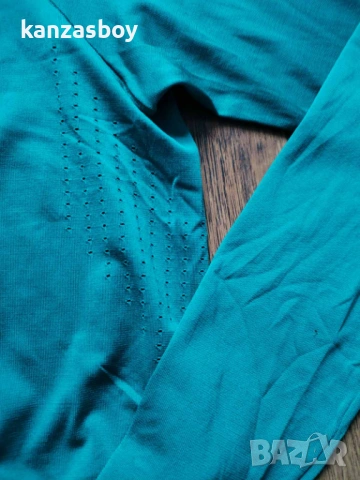 Gymshark SWEAT SEAMLESS LONG SLEEVE CROP - дамска фитнес блуза КАТО НОВА M, снимка 10 - Блузи с дълъг ръкав и пуловери - 53950296