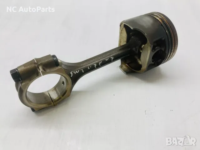 Бутало с биела ОРИГИНАЛНИ за Suzuki Swift Сузуки Свифт 1.3 бензин 92 коня M13A 2005