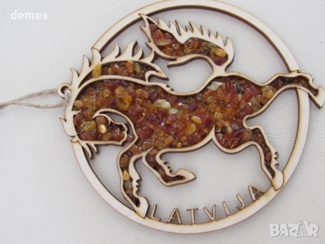 Сувенир/коледна играчка с кехлибар-кон от Рига, Латвия, снимка 2 - Декорация за дома - 52591829